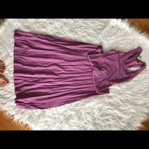 Super cute maxi dress.